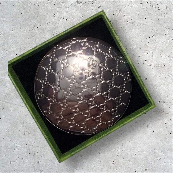 Gucci Beauty Compact Mirror - Picture 4 of 12